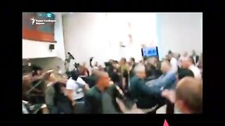 БАЛКАНСКИ НРАВИ В МАКЕДОНСКИЯТ ПАРЛАМЕНТ