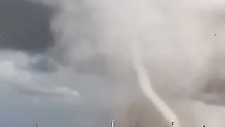 Andover_ Kansas Tornado Video