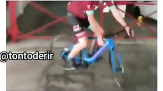Todo mundo é só rir