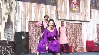Nida Ch full  mujra Dance