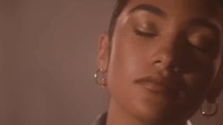 Olivia Dean - Echo