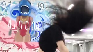 girls dancing