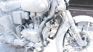 Royal Enfield Bullet 350 Fome Wash
