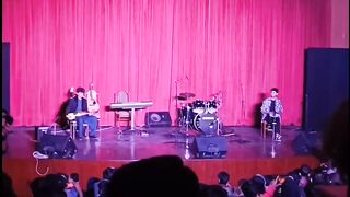 Tu Cheez Bari Hai Mast Mast Urdu Song