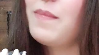 dekho meri sadgi main kia chahta hon