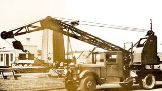Retro car crane K-31 ZIS-5
