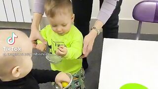Детки развиваються