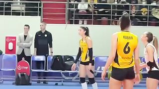 СПОРТИВНА ПЛОЩАДКА ДІВЧАТ