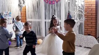 Танцы дети
