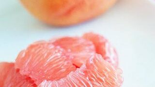 Lovely pomelo peeling ????
