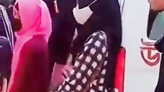 Larka larke ko number danay ke koshish