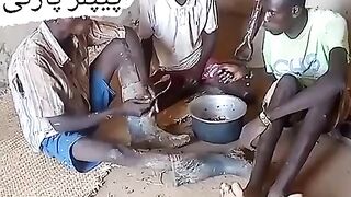 اس_وقت_ملک_کھانے_کا_مقابلہ_جاری_ہے_