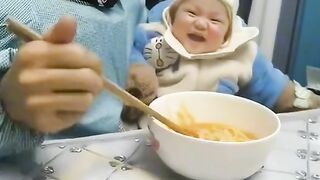 Mujy khansi ny a rahi koi meri madad kr dy