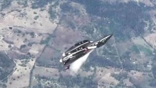 F-14 Tomcat pulling some moves! #f14 #f14tomcat #fighterpilot #aviation #reels.