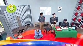 Best Police Officers In The World - Khabardar with Aftab Iqbal