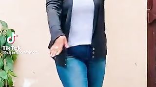 Aunty very hot dance full masti