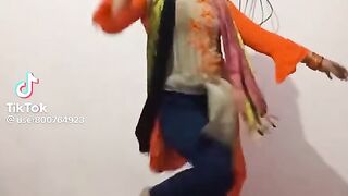Aunty very hot dance full masti
