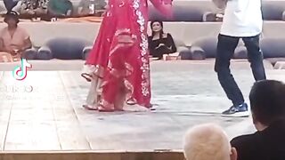 Aunty  very hot  belly dance