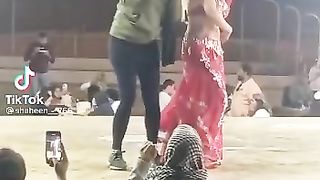 Aunty very hot dance full masti  belly dance