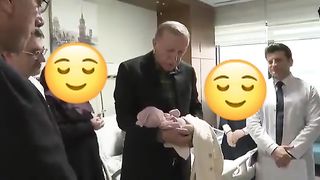 ترکی زلزلے کے دوران پیدا ہؤنے والابچا  صدر رجب طیب اردگان نے آزان دی