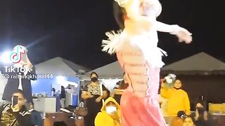 Aunty   belly dance  masti