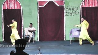 Umme Ch Mujra_gori chitti veni meri sajna