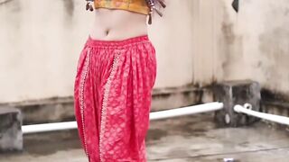 Beautiful girl, beautiful dance