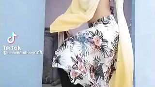 Indian aunty  very  hot  dance