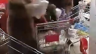 Это уже не магазин, а горячая точка.