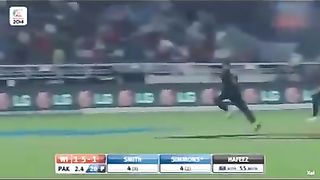 Shocking filding of umar gull and lala