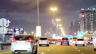 Dubai  enjoy  very nice  road  night  time