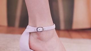 High Heel Etiquette: Do's and Don'ts for Wearing Heels