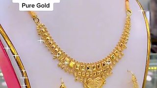 Gold necklace latest 2023
