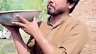 Kia Huwa jab Mazdoor ki Achanak Job Lag  Gayi