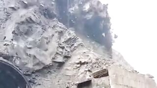 Disaster on Kashmir NH1 New Tunnel