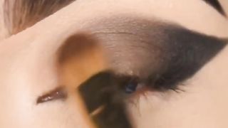 Signatures. Eyes makeup