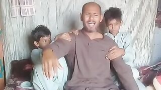 Kamar Tod mahangai ki vajah se Ek Insan aape se bahar Ho Gaya