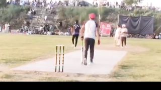 Khurram Chakwal bating KC
