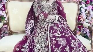 Stunning Kubra Khan