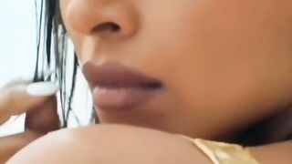 Deepika Padukone Looking So Hot In Pathan Movie Song Scene With Shahrukh Khan ????????