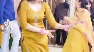 Anuty very masti dance