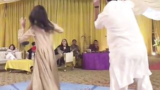 Hello guys follow me plz.. enjoy this dance