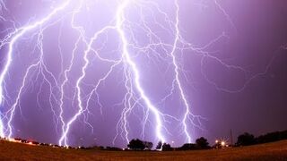 Top 10 Dangerous Lightning Strikes Thunder recorded on Camera (HIGH VOLTAGE!!)