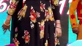Indian  aunty very hot dance