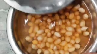 Paenut salad