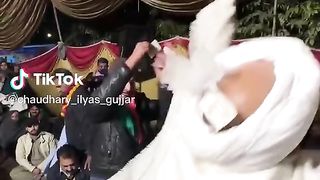 Bulhay shah tomb clip
