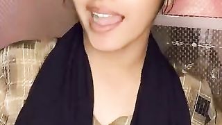 Thandi Thandi pawan chali tan Man mein hay aag lagi