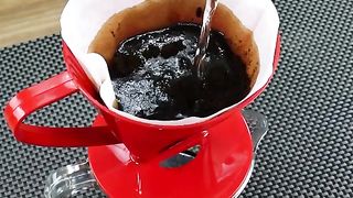 Mélangez simplement de l'alcool dans du café et ce problème sera résolu !