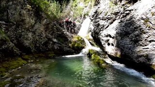 FALLING WATER<poam