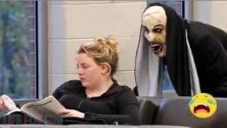 FUNNY SCARES OF PEOPLE